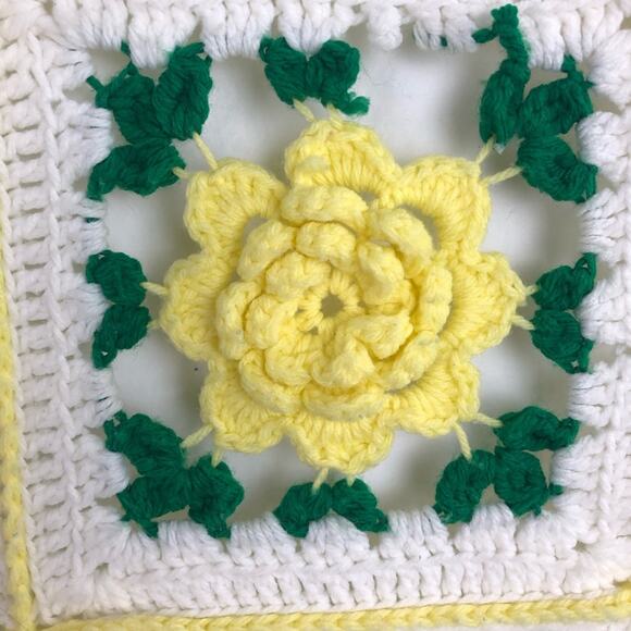 Vintage Crochet 3D Floral Blanket - Picture 6 of 6